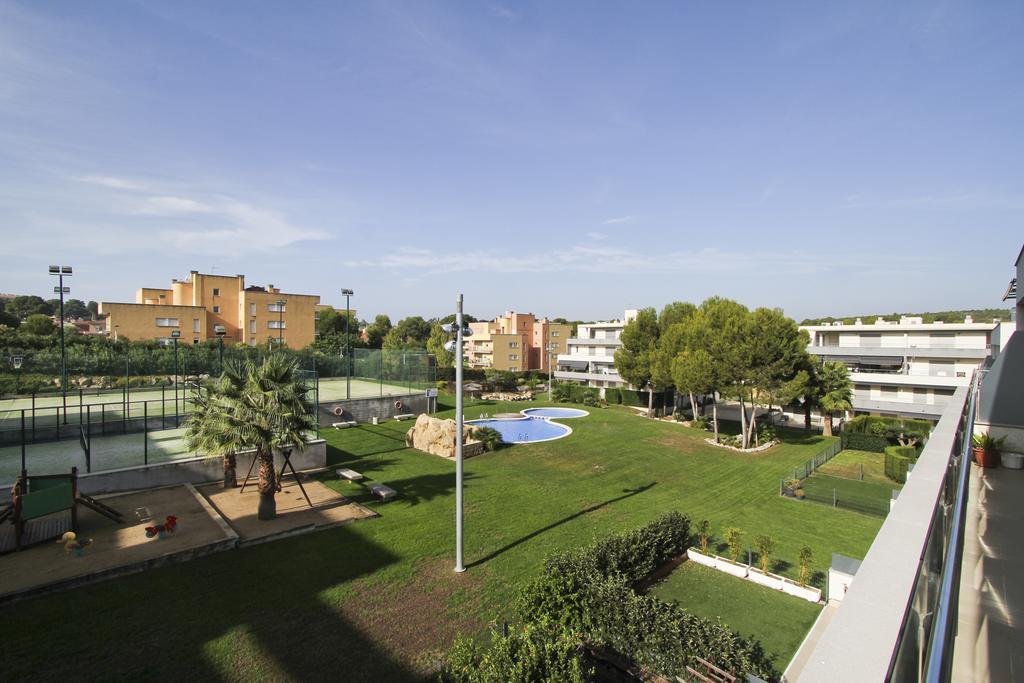 J Tramuntana Planet Costa Dorada Lägenhet Salou Rum bild